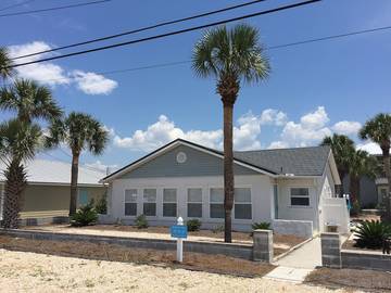 Cabin for 6 Guests in Emerald Coast, Florida Panhandle, Picture 1