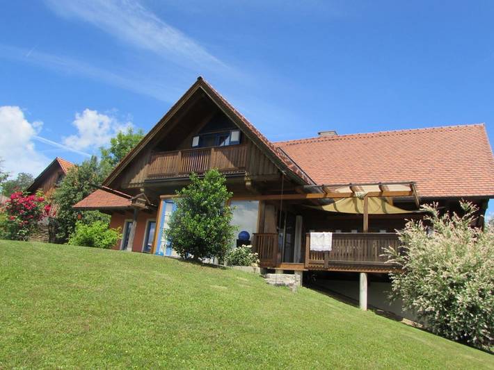 Ferienhaus für 6 Personen, mit Balkon und Terrasse sowie Garten und Pool in Weststeiermark