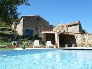 Gîte pour 12 personnes, avec terrasse ainsi que jardin et piscine à Saint-Rome-de-Cernon