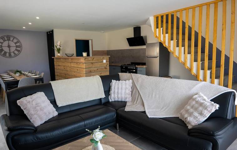Location de vacances pour 9 personnes, avec Terrasse et Jardin à Pont-d'Ouilly - 2