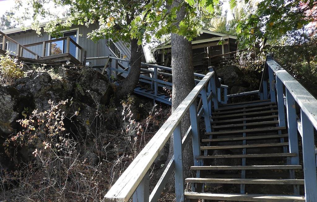 2.300 m² großes Haus am Bluff mit Blick auf Hat Creek in Lassen-Volcanic-Nationalpark