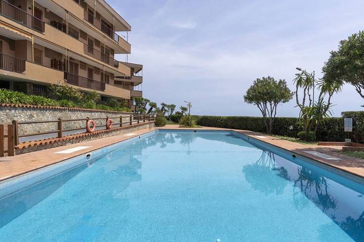 Ferienwohnung für 4 Personen, mit Balkon und Pool - 1