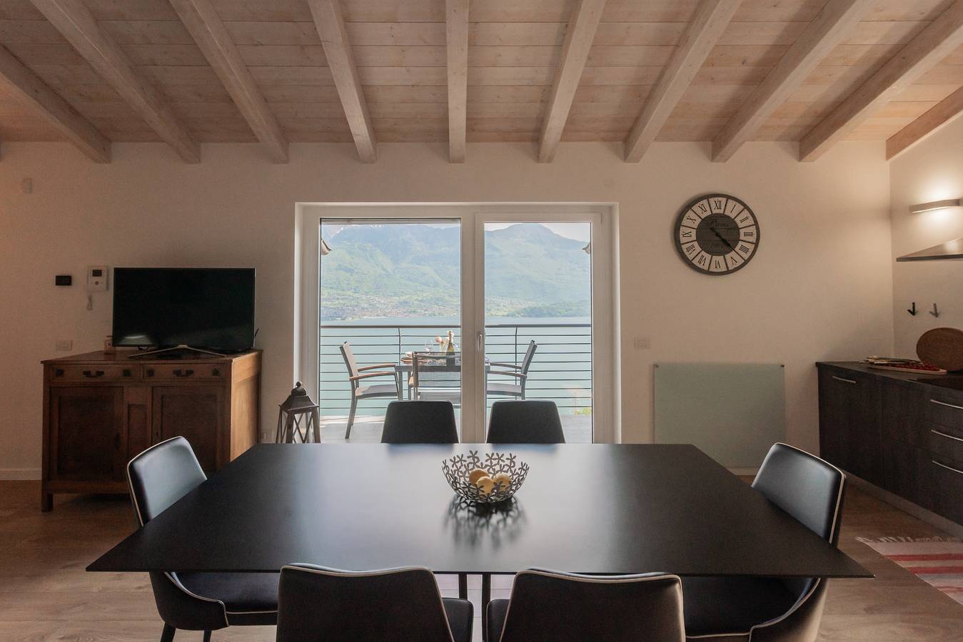 Ganze Wohnung, Attico apartment with lakeview in Trezzone, Veltlin