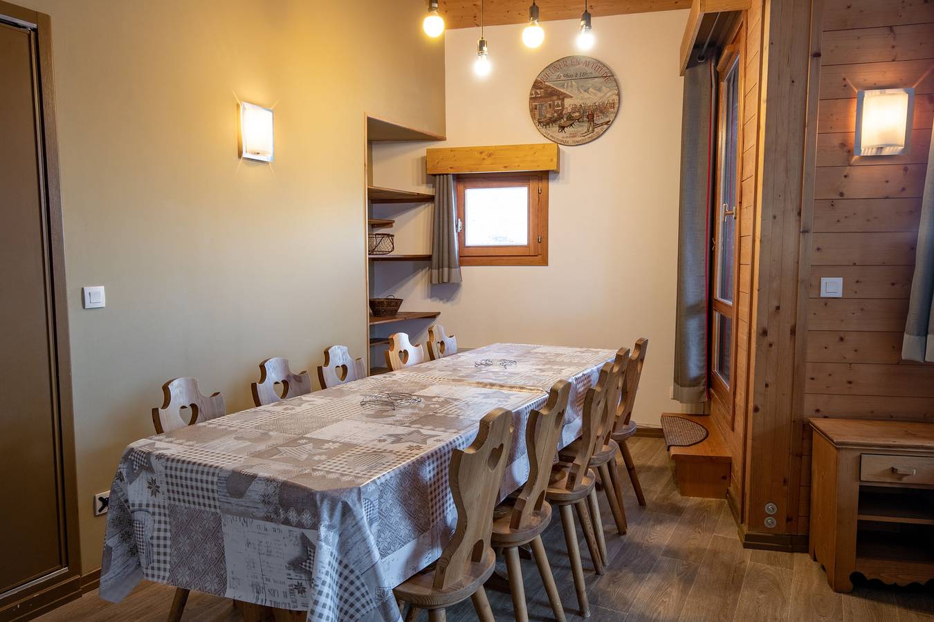 Appartement de vacances entier, Grand appartement rénové, avec très belle vue sur la montagne in La Norma, Villarodin-Bourget
