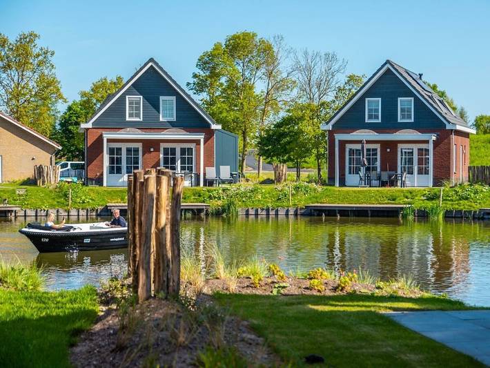 Vakantiehuis voor 6 personen, with Balkon/Terras and Terras as well as Tuin and Sauna in Medemblik
