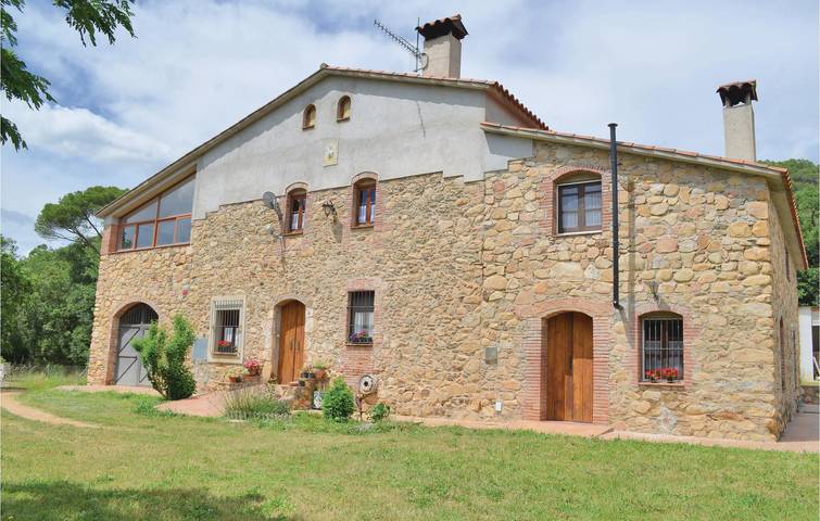 Retiro junto a la piscina cerca de Breda (España) in Riells i Viabrea, Provincia de Gerona