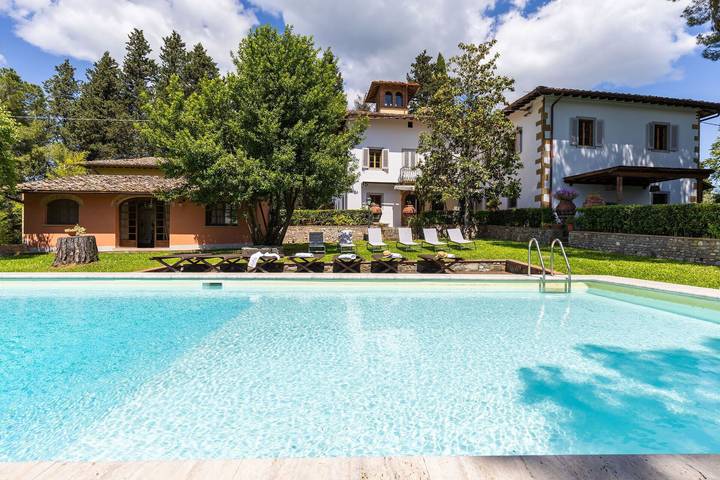 Villa für 15 Personen, mit Pool und Garten - 1