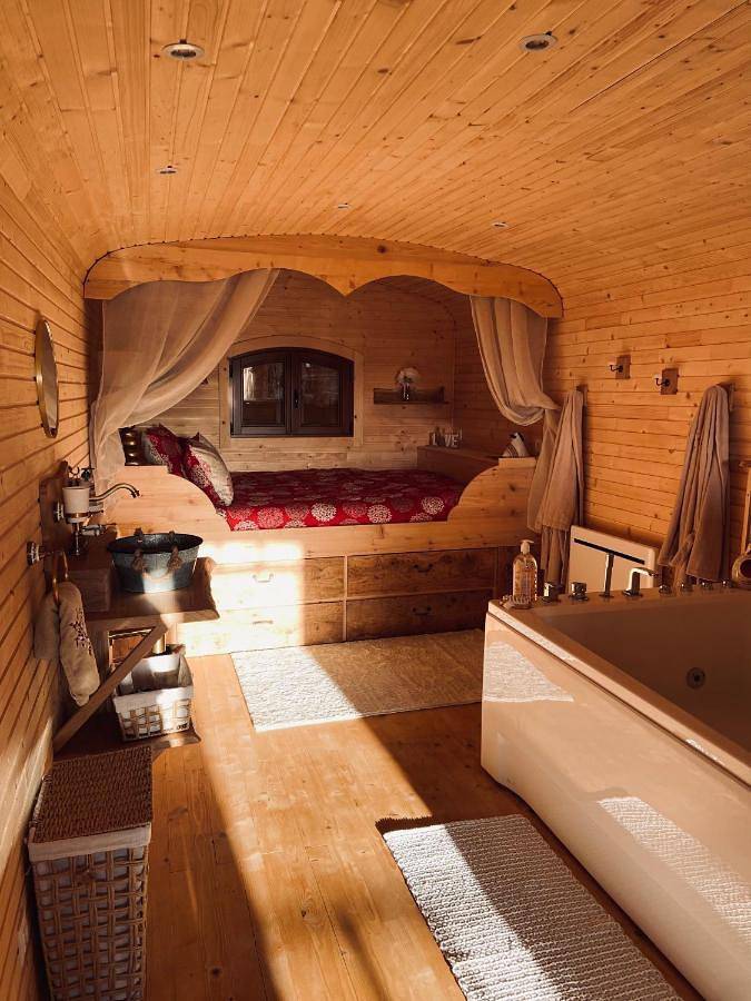 Double Room with Garden View in Neuville-sur-Sarthe, Sarthe