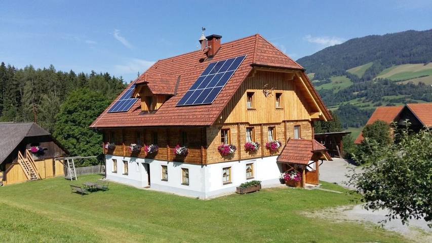 BnB, mit Terrasse und Garten sowie Pool und Ausblick in St. Georgen ob Murau