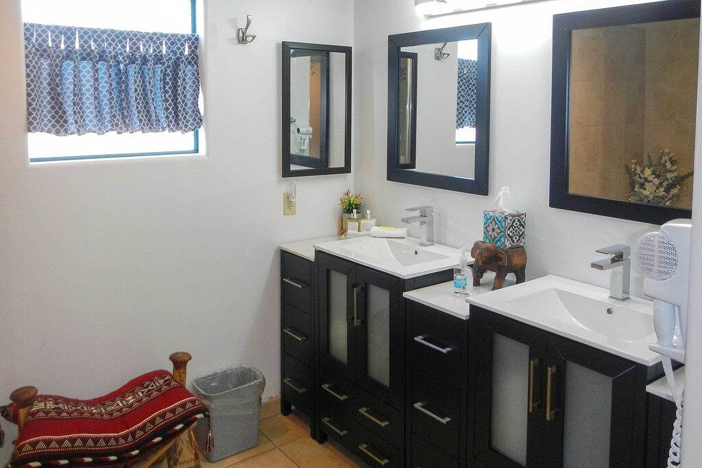 Tucson Home w/ Bbq & Patio, 5 Mi to ‘A’ Mountain! in Tucson, Pima County