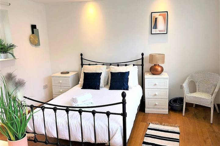 Holiday home for 4 people, with terrace and garden in Bristol