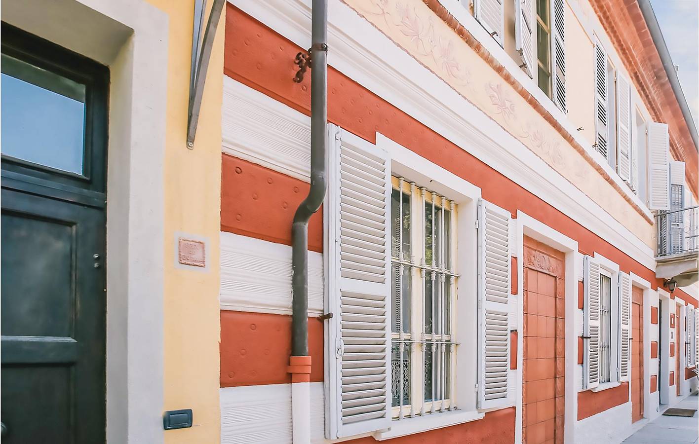 Ganze Ferienwohnung, Gemütliches Apartment mit TV, Küche, & WiFi - Eigentümer vor Ort! in Portacomaro, Asti Provinz