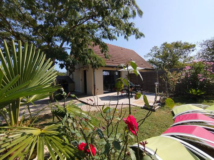 Gîte pour 4 personnes, avec terrasse et jardin dans Saint-Maurice-en-Rivière