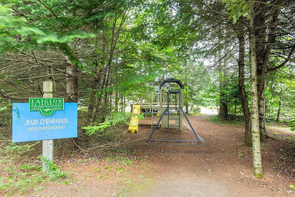 Ski / Golf / Ironman / Entspannungschalet direkt am La Bete - \"Royal Tremblant\" in Mont-Tremblant