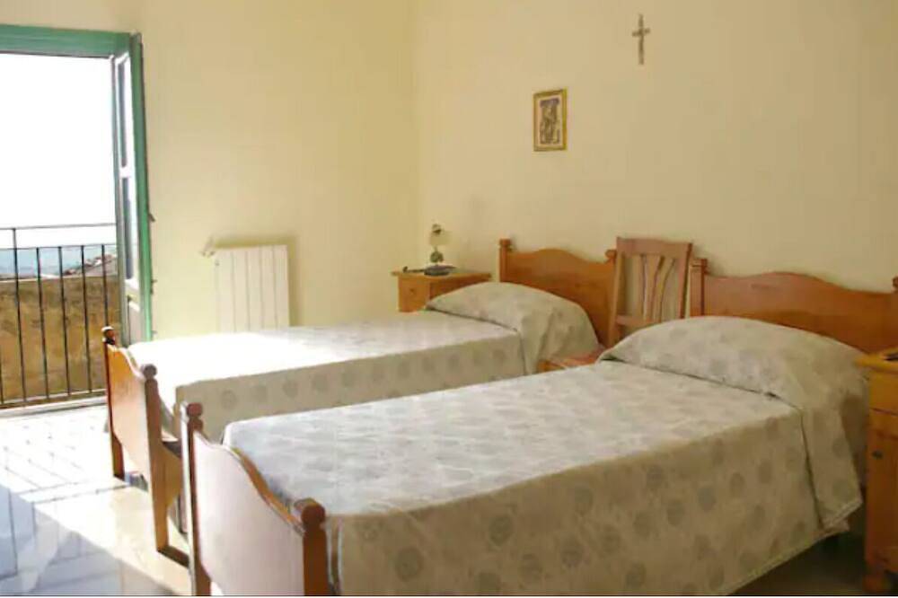 Double Ensuite with breakfast at Monastery of Santo Spirito Agrigento in Agrigento, Provincia de Agrigento