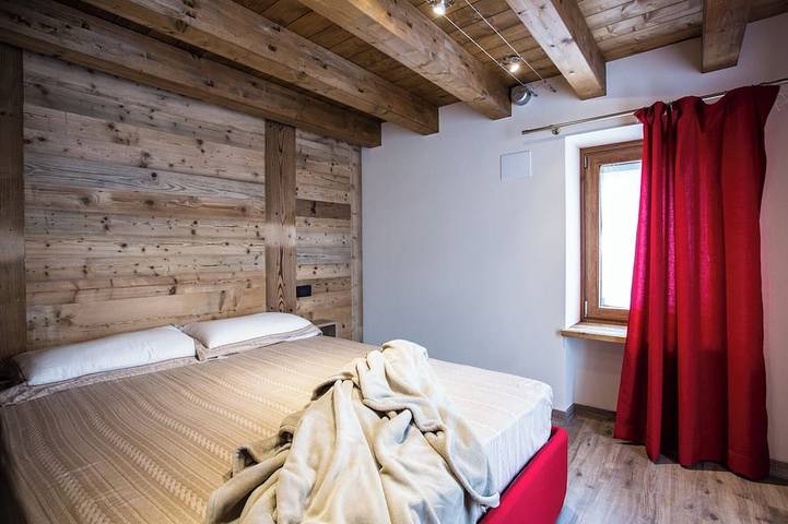 Ganze Wohnung, Suggestivo Appartamento Mansardato in Localita Evette, Valtournenche