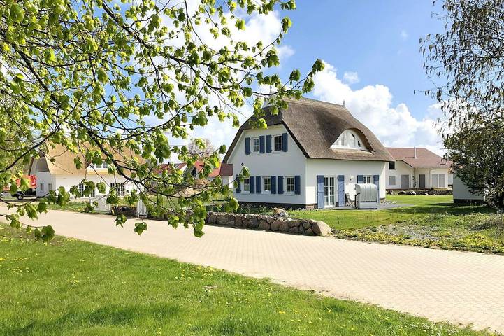 Ferienhaus für 4 Personen, mit Garten und Terrasse sowie Sauna - 1