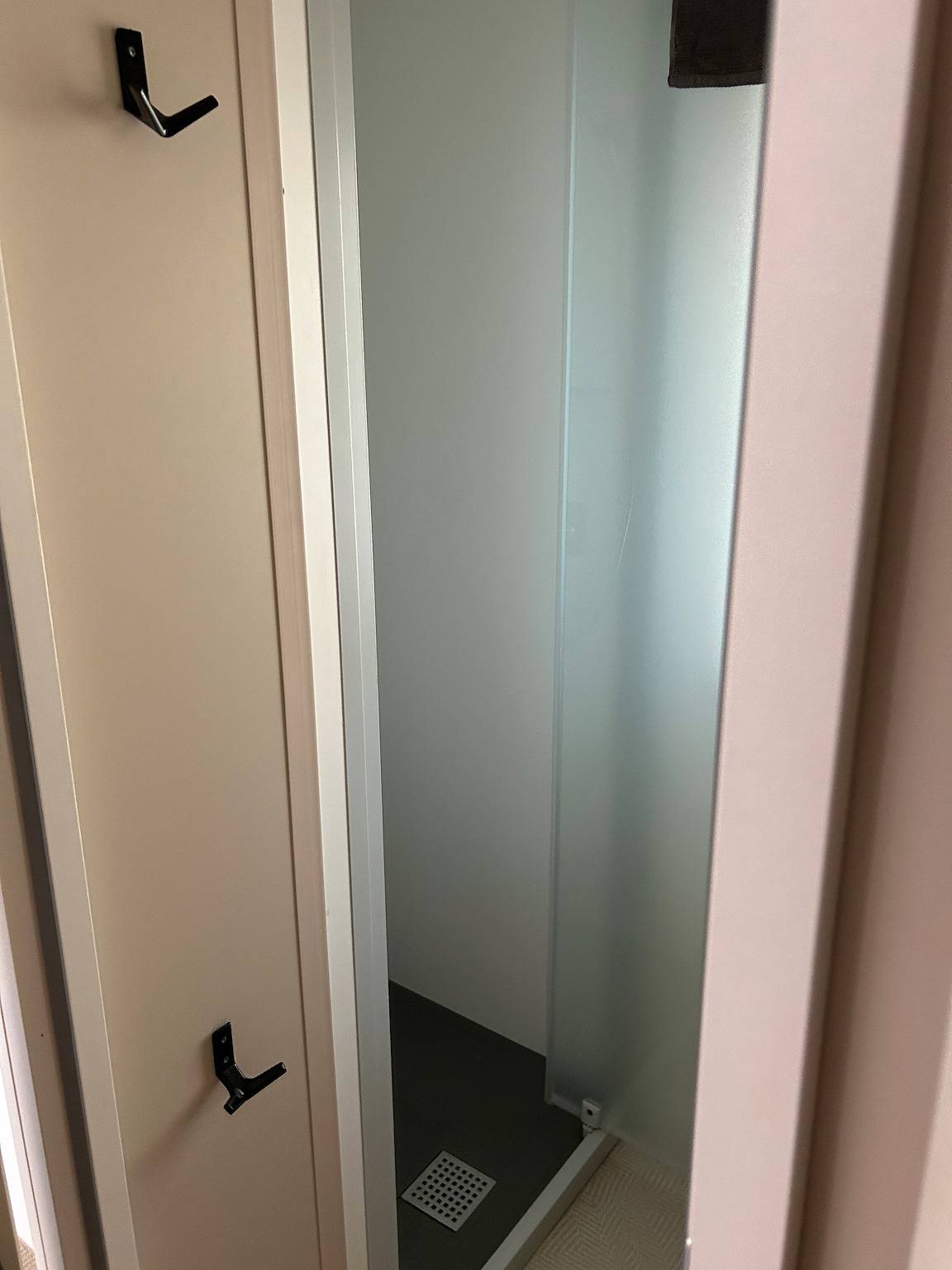 Deluxe Mobile Home for 6 with Shared Pool, Wi-Fi & Air Conditioning in Agde, Côte d'Améthyste