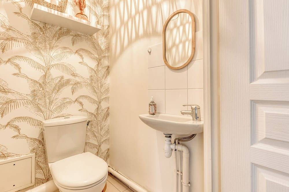 Apartamento entero, Apartamento para 4 personas - parking - estación de metro + tren - ascensor in Asnières-sur-Seine, Altos del Sena