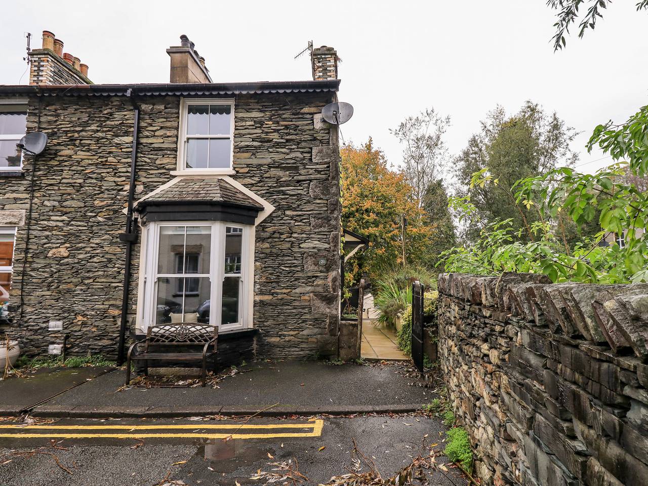 Log Cabin for 6 People in Windermere, Cumbria