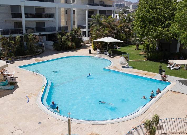 Ferienwohnung für 9 Personen, mit Garten und Sauna sowie Ausblick und Pool - 1
