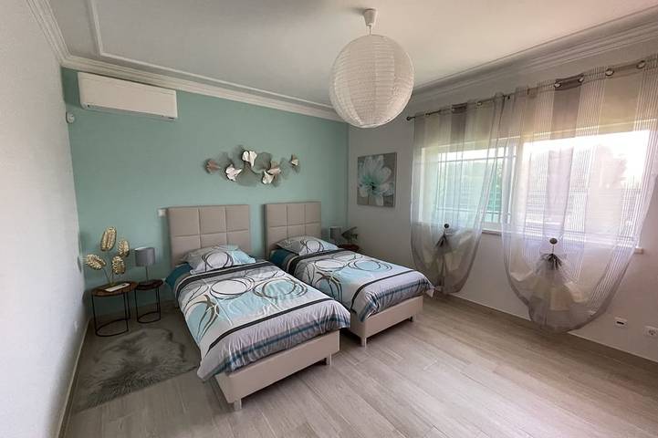 Location de vacances pour 7 personnes, avec jardin et balcon dans Fernão Ferro - 4