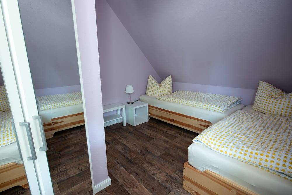 Lovingly furnished, cozy cottage in country style. in Oybin, Zittauer Gebirge