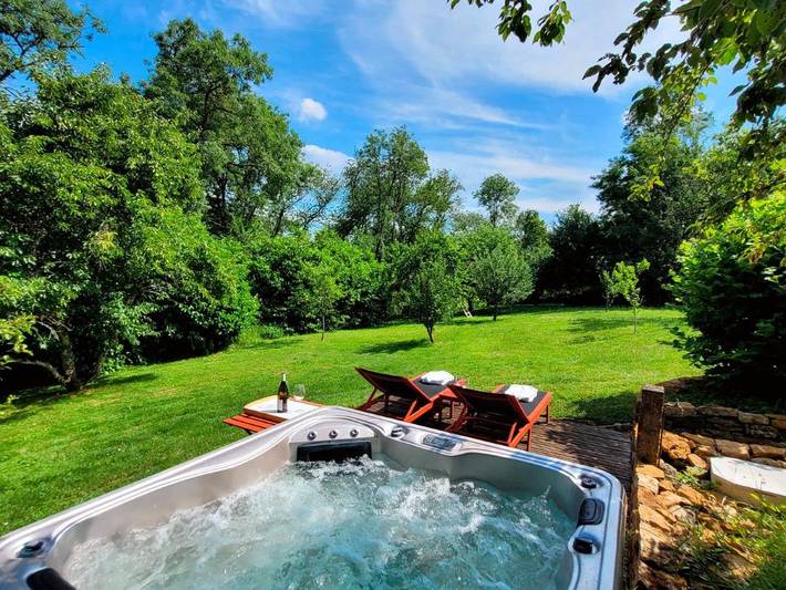 Location de vacances pour 10 personnes, avec sauna ainsi que jardin et vue dans Éguilly - 4