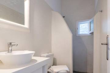 Holiday Rental for 3 People in Tinos, Cyclades, Photo 4