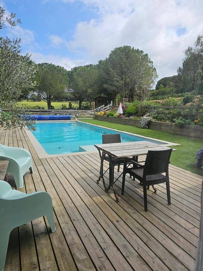 Gîte pour 2 personnes, avec piscine ainsi que vue et terrasse à Palaja - 2