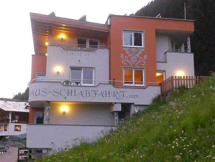 Hütte für 3 Personen, mit Balkon und Garten in Kappl