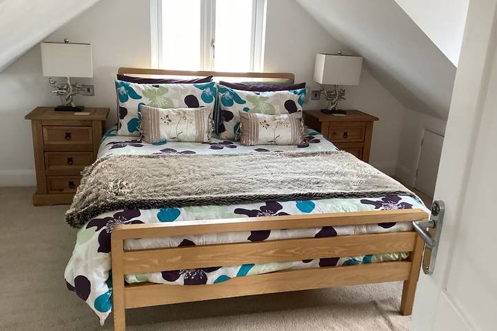 Entire apartment, The Beach House Peacehaven, Brighton, East Sussex with free parking onsite in Peacehaven, East Sussex