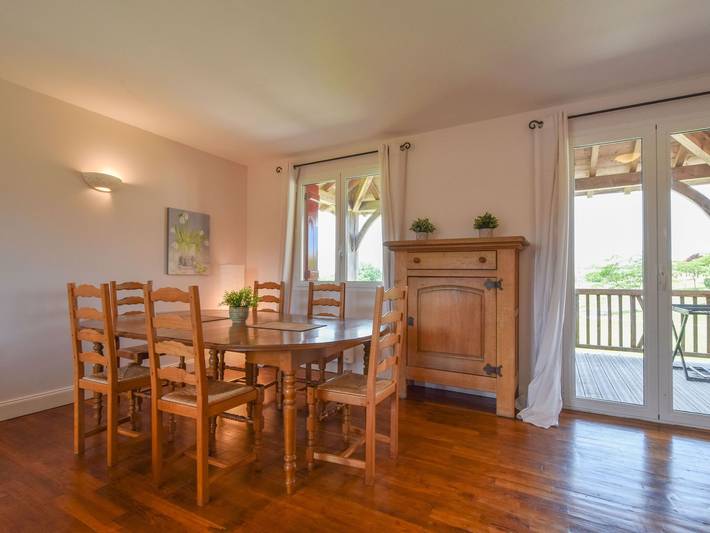 Location de vacances pour 6 personnes, avec jardin ainsi que piscine et terrasse, adapté aux familles à Saint-Médard-d'Excideuil - 3