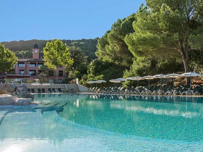 Hôtel pour 4 personnes, avec piscine, animaux acceptés à Grospierres - 2
