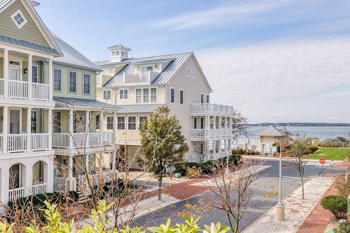 Vacation home for 12 people, with balcony and pool in Ocean City