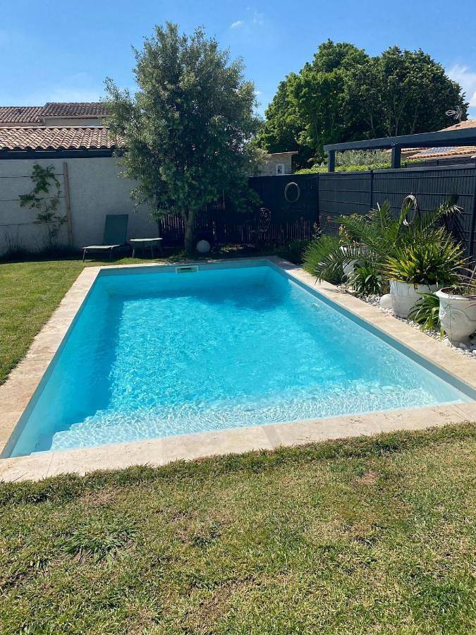 Location de vacances pour 8 personnes, avec piscine et terrasse à Pélissanne - 4