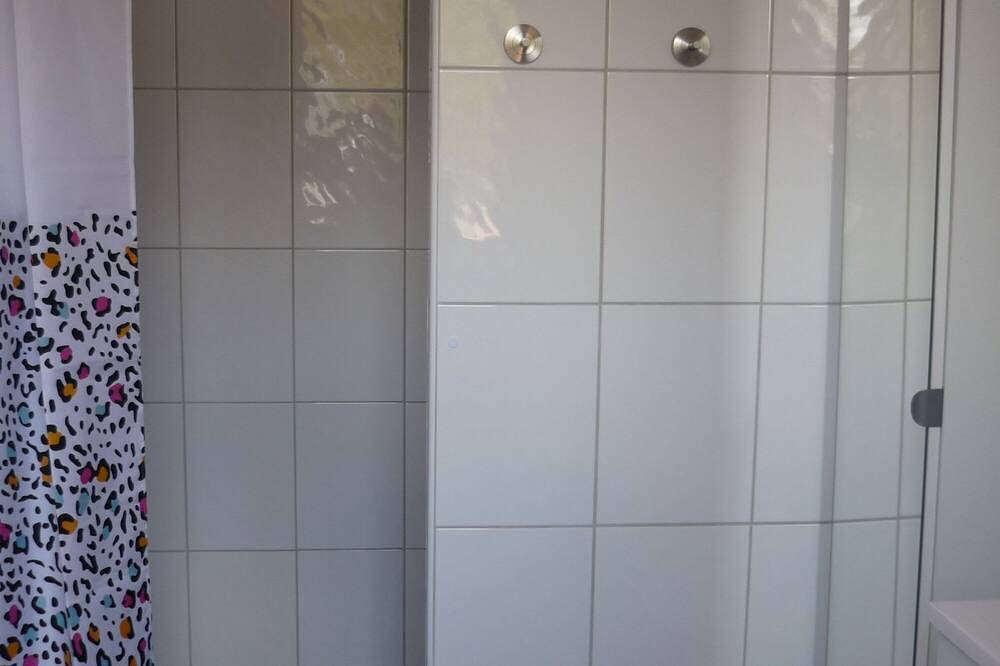 Neues Ferienhaus für 2 Personen in sehr ruhiger Lage , direkt an der Ems gelegen in Westoverledingen, Emsland