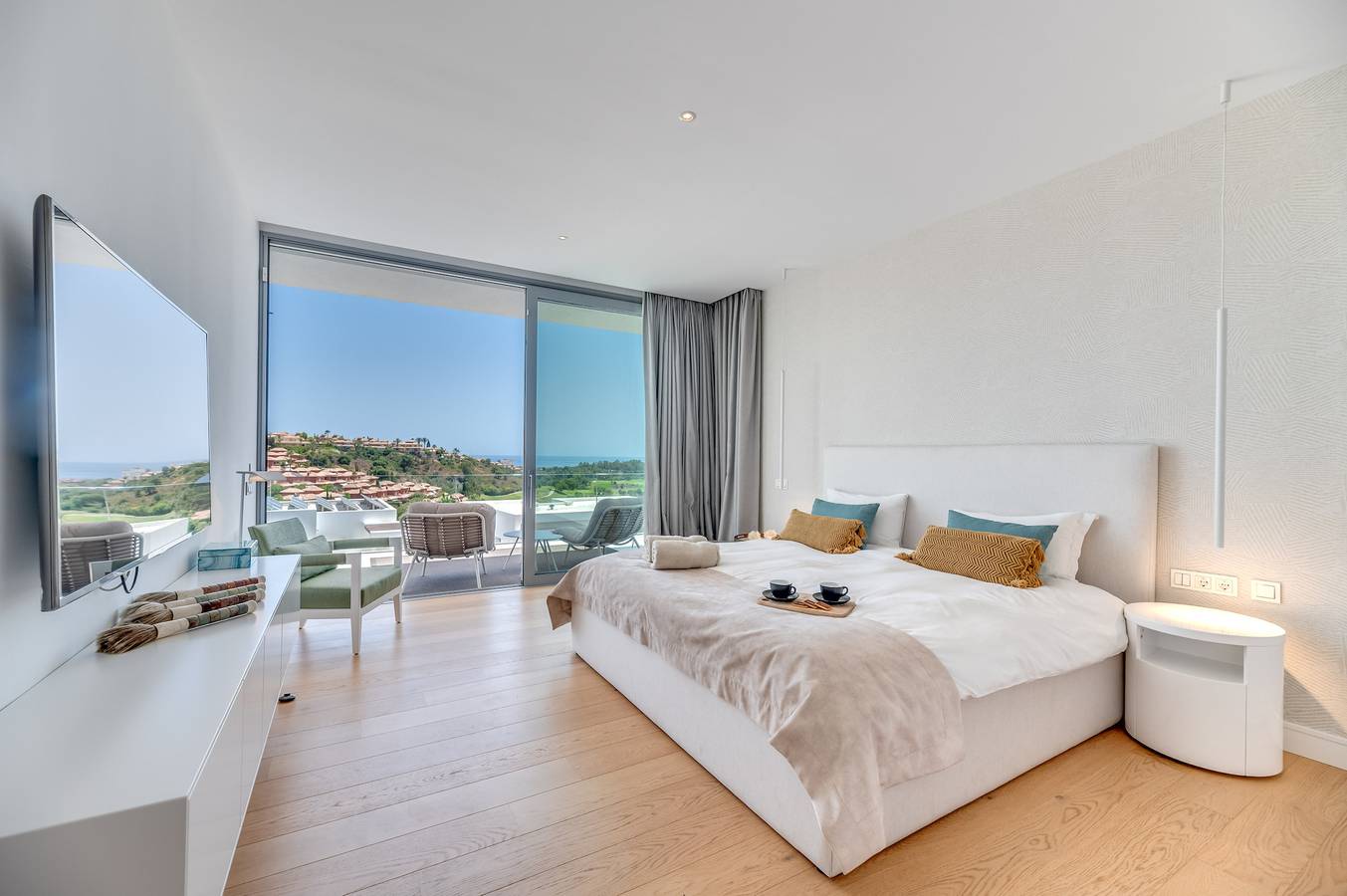 Villa Riva in Las Chapas, Marbella