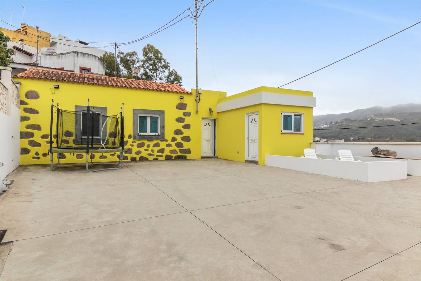 Casa Eloisa' avec vue sur les montagnes, terrasse privée et Wi-Fi in Lo Blanco, Teror