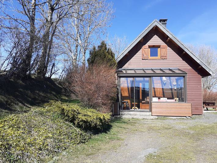 Gîte pour 5 personnes, avec terrasse et jardin à Chambon-sur-Lac - 2