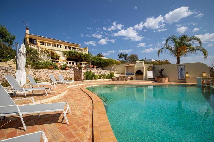 Villa voor 8 personen, with zwembad and uitzicht as well as tuin in Praia da Luz