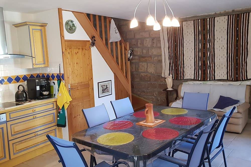 Gîte clos et spacieux, chambres climatisées, Spa, Garage fermé, Plages 5km maxi in Les Assions, Parc national des Cévennes