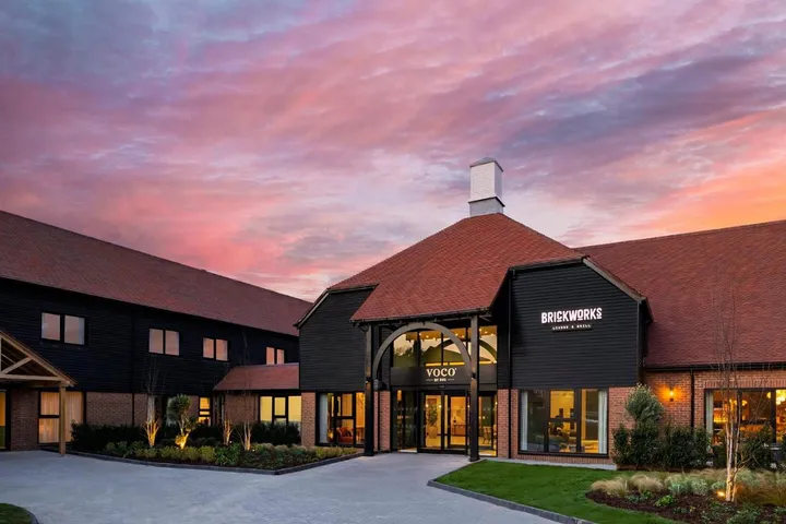 Hotel para 2 personas, con jardín y sauna además de jacuzzi y piscina - 1