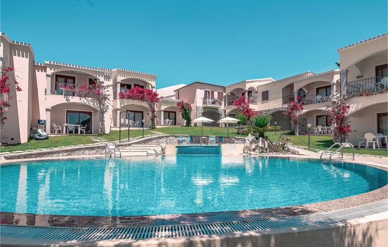 Gîte pour 4 personnes, avec piscine et terrasse à Badesi - 4