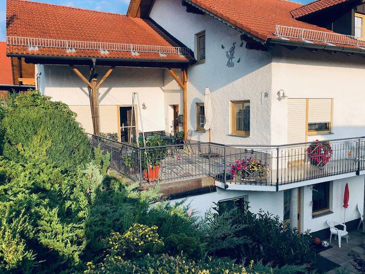 Ferienwohnung für 5 Personen, mit Balkon und Balkon/Terrasse sowie Garten