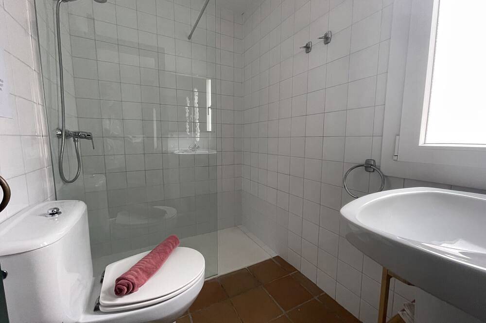 Entire apartment, Spectacular views on the first line of the sea in Fornells, Es Mercadal