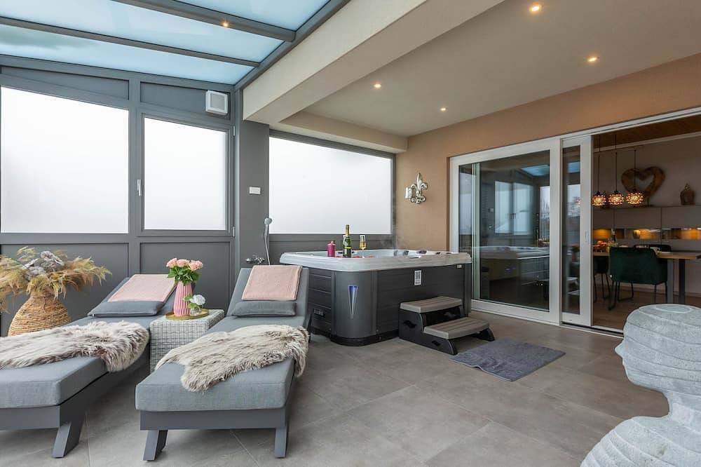 Ganze Wohnung, Elegante Ferienwohnung in Hollnich mit Garten in Habscheid, Eifelkreis Bitburg-Prüm