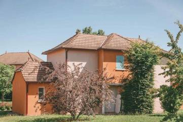 Cottage pour 6 personnes, avec piscine à Prayssac