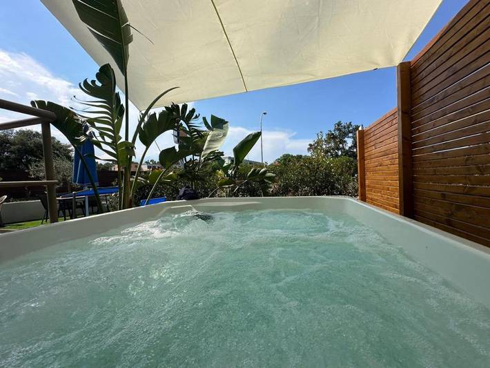 B&b per 2 persone, con giardino e idromassaggio in Arbatax