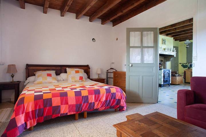 Location de vacances pour 6 personnes, avec terrasse et vue à Villapourçon - 4